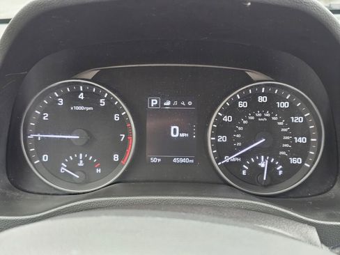 Used 2017 Hyundai Elantra Limited image 19