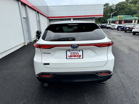 Certified 2023 Toyota Venza LE AWD/4WD image 6