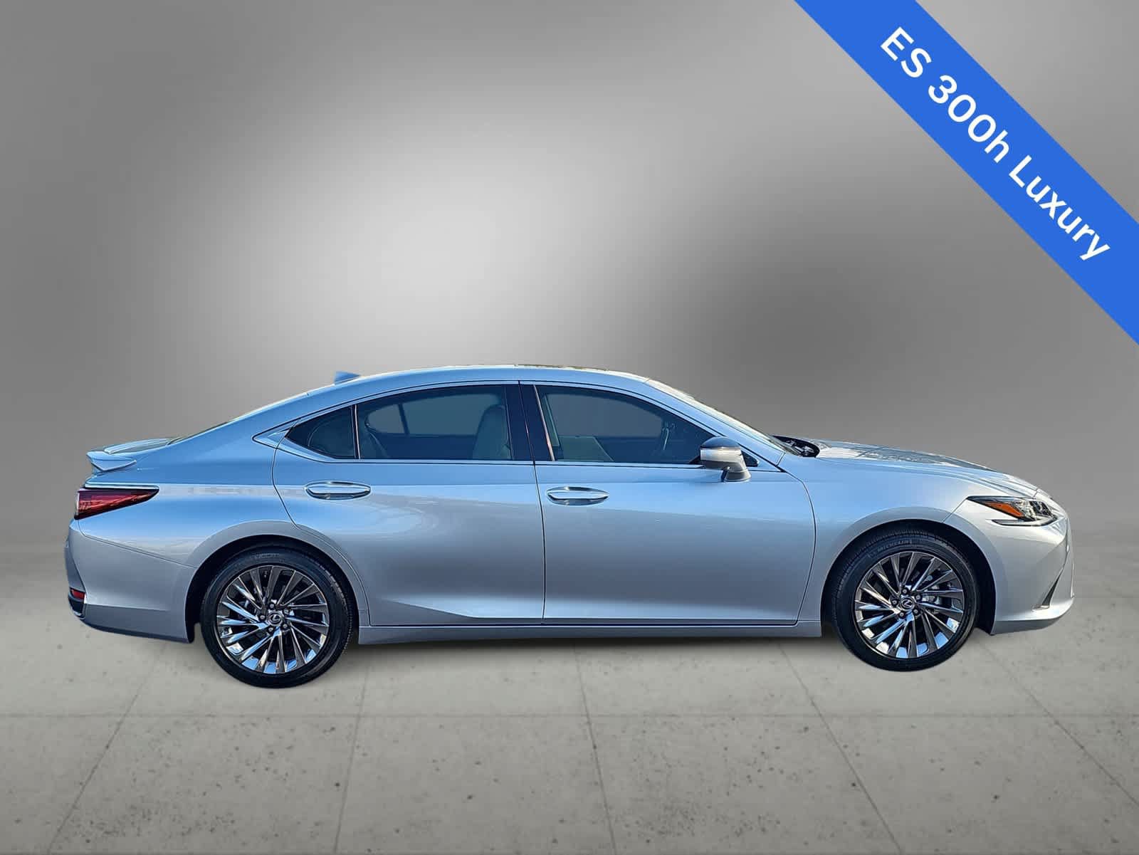 Used 2024 Lexus ES 300h w/ Accessory Package (Z1) FWD image 9