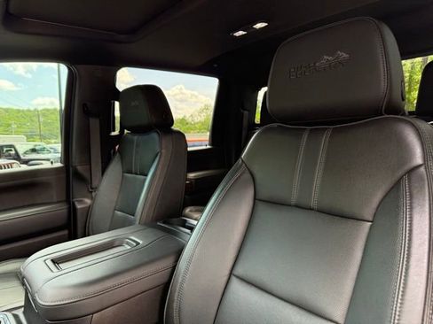 Used 2022 Chevrolet Silverado 2500 High Country w/ Z71 Off-Road Package AWD/4WD image 24