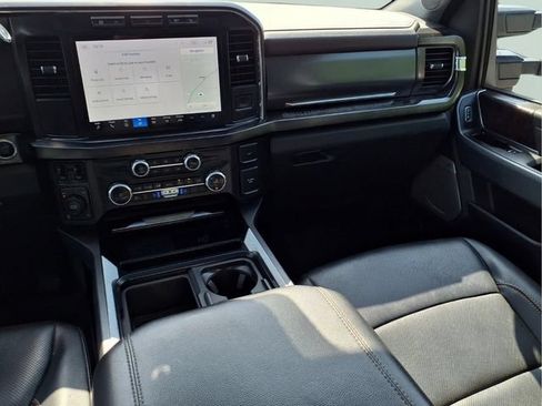 Used 2023 Ford F250 Lariat w/ Sport Appearance Package AWD/4WD image 36