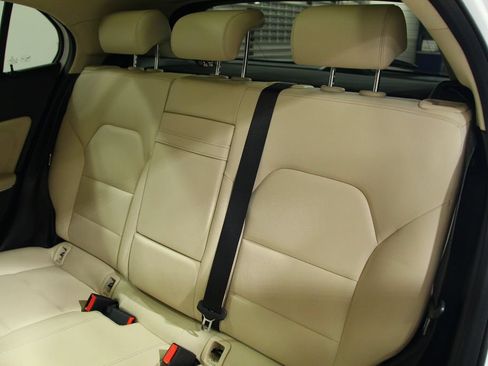 Used 2019 Mercedes-Benz GLA 250 4MATIC image 28