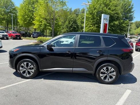 Used 2023 Nissan Rogue SV AWD/4WD image 3