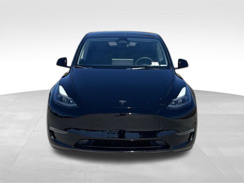 Used 2024 Tesla Model Y Long Range AWD/4WD image 3