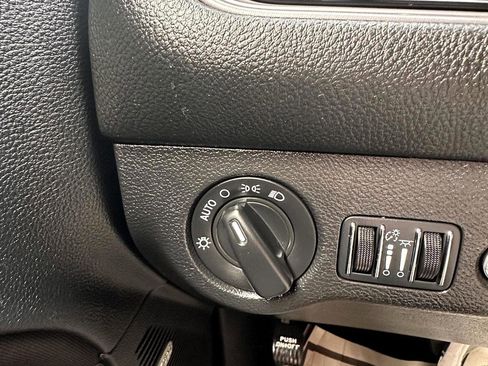 Used 2023 Dodge Challenger SXT image 19