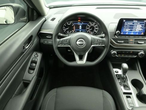 New 2026 Nissan Altima 2.5 SV AWD/4WD image 10