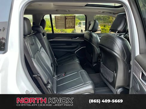 Used 2022 Jeep Grand Cherokee L Limited AWD/4WD image 23