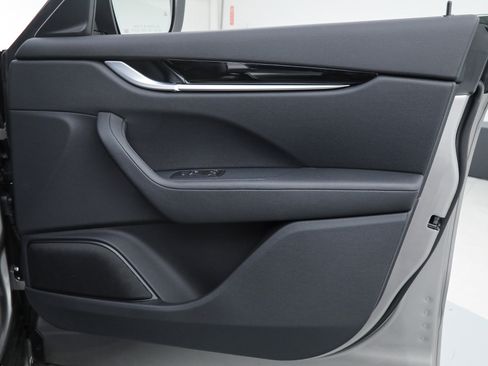 Used 2022 Maserati Levante GT image 10