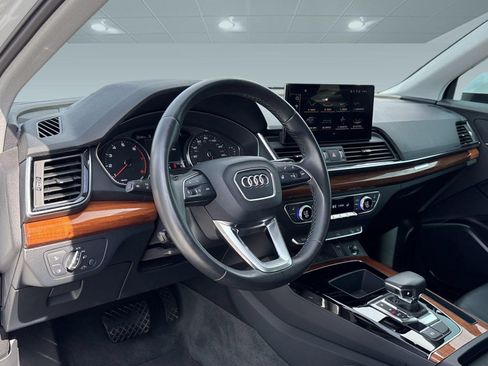 Certified 2023 Audi Q5 2.0T Premium w/ Convenience Package AWD/4WD image 4