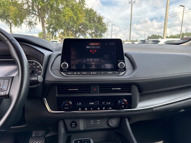 Used 2025 Nissan Rogue SV AWD/4WD image 24