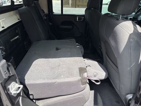 Used 2021 Jeep Gladiator Willys image 23