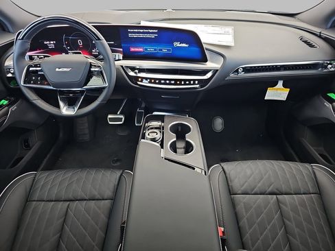 New 2026 Cadillac Lyriq V AWD/4WD image 9