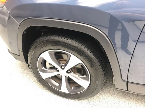 Used 2021 Jeep Cherokee Limited w/ Elite Package image 7