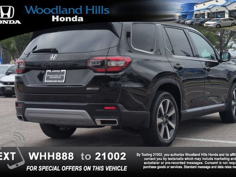 Used 2025 Honda Pilot Touring image 5