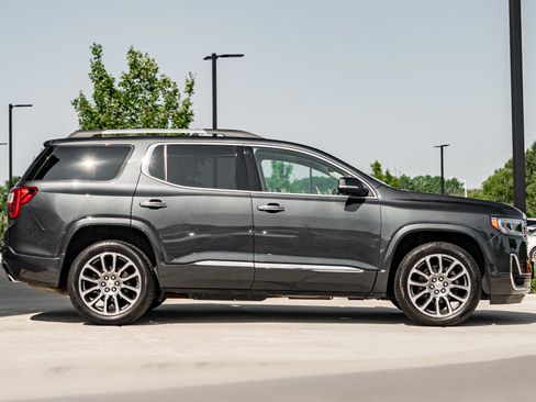 Used 2021 GMC Acadia Denali w/ Denali Ultimate Package AWD/4WD image 3