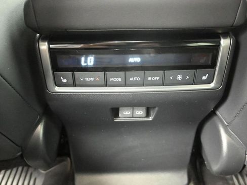 Used 2024 Lexus GX 550 w/ Accessory Package (31) AWD/4WD image 33