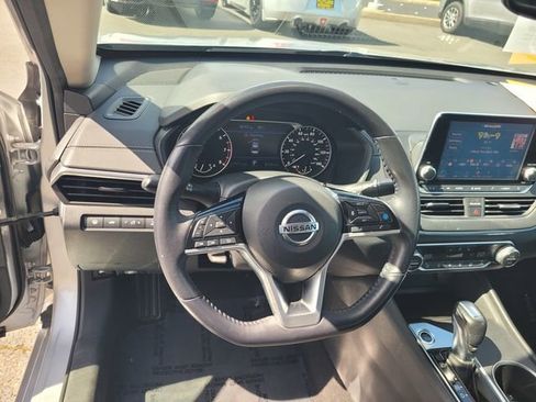 Used 2019 Nissan Altima 2.5 SV FWD image 30