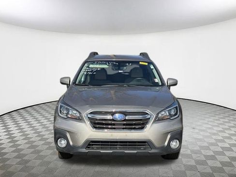 Used 2019 Subaru Outback 2.5i Premium image 2