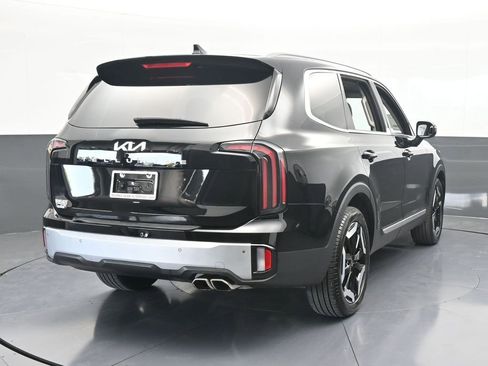 Used 2024 Kia Telluride EX image 5