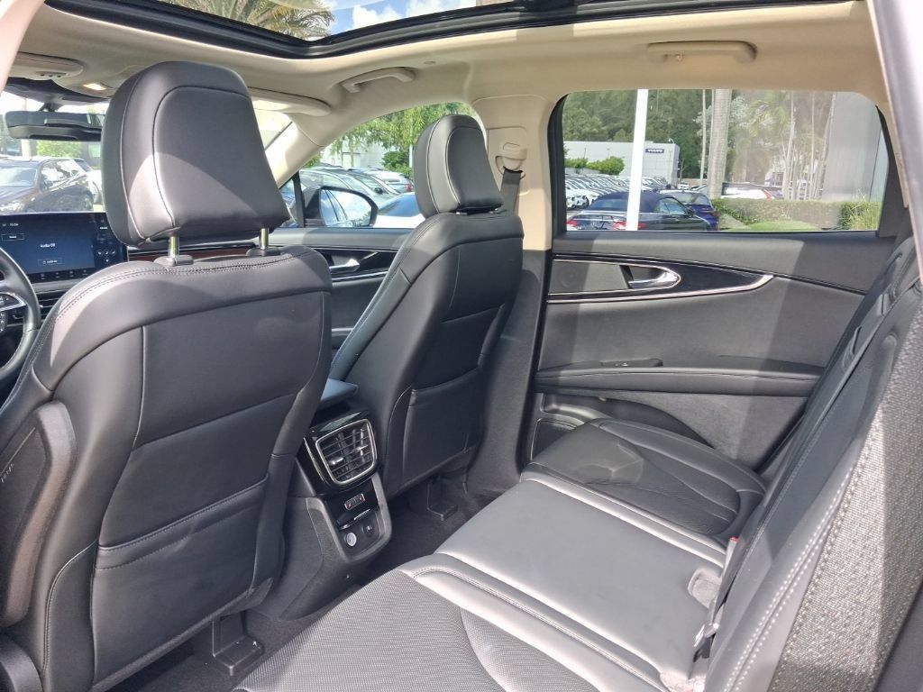 Used 2023 Lincoln Nautilus Reserve FWD image 7
