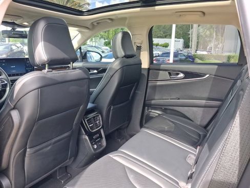 Used 2023 Lincoln Nautilus Reserve FWD image 7