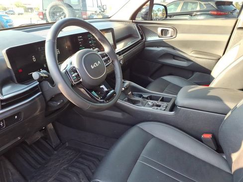 Used 2025 Kia Sorento S w/ Panoramic Sunroof Package FWD image 9