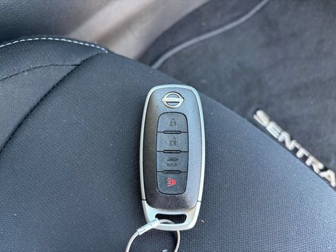 Used 2025 Nissan Sentra SV FWD image 17