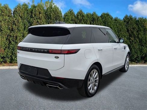 Used 2023 Land Rover Range Rover Sport SE image 4
