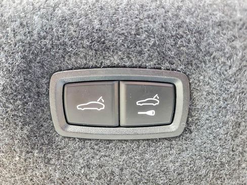 Used 2022 Porsche Taycan Turbo image 21