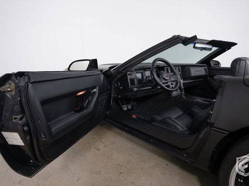 Used 1987 Chevrolet Corvette 2dr Convertible image 14