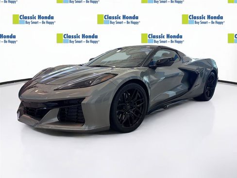 Used 2024 Chevrolet Corvette Z06 RWD image 3