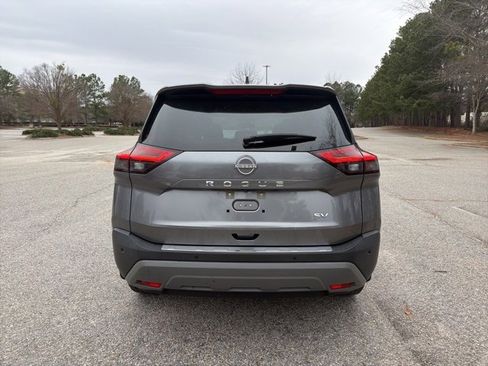 Used 2023 Nissan Rogue SV image 7