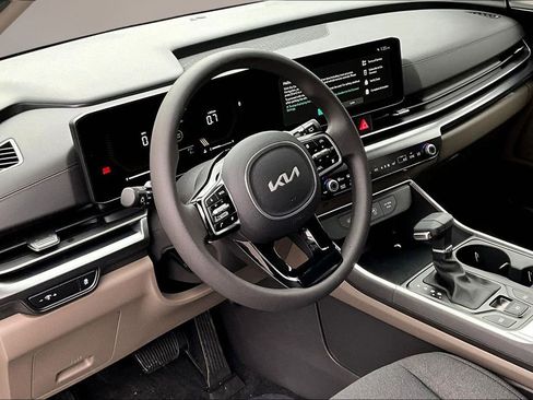 New 2026 Kia Carnival LX FWD image 7