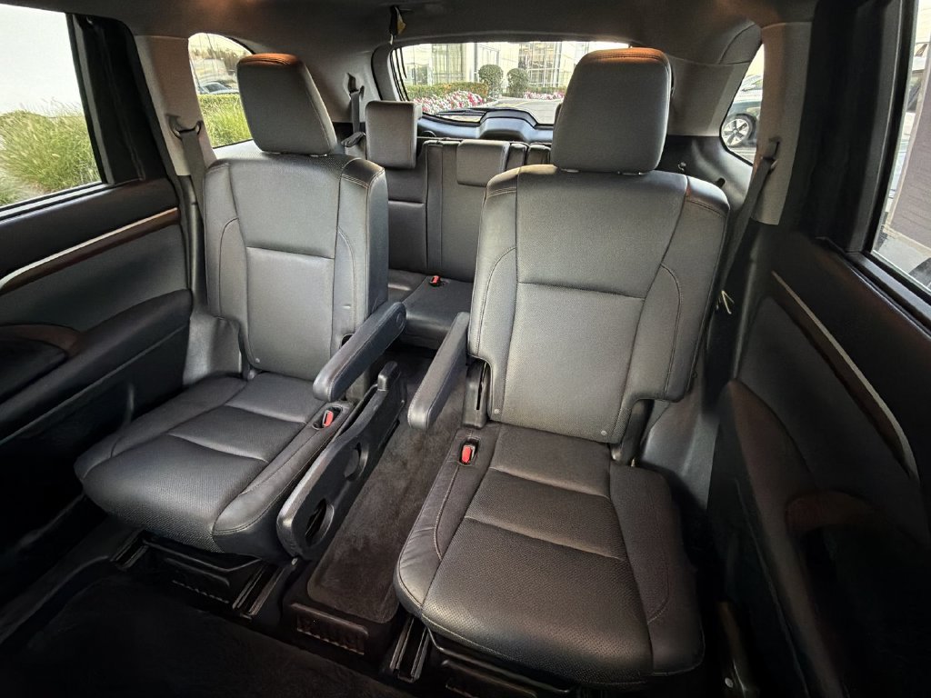 Used 2014 Toyota Highlander Limited Platinum AWD/4WD image 21