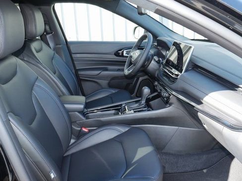 New 2026 Jeep Compass Limited image 25