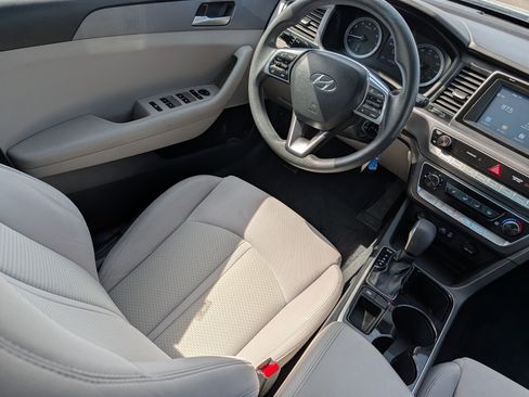 Used 2018 Hyundai Sonata SE FWD image 9