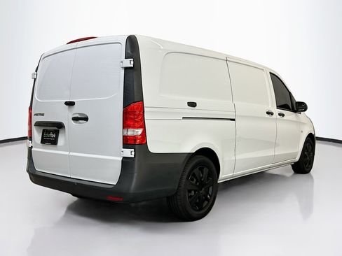 Used 2021 Mercedes-Benz Metris image 9