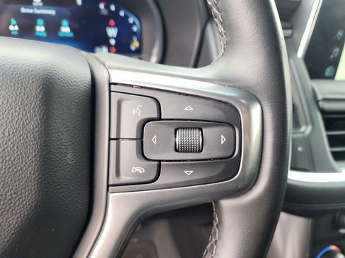 Used 2024 Chevrolet Suburban LT image 29