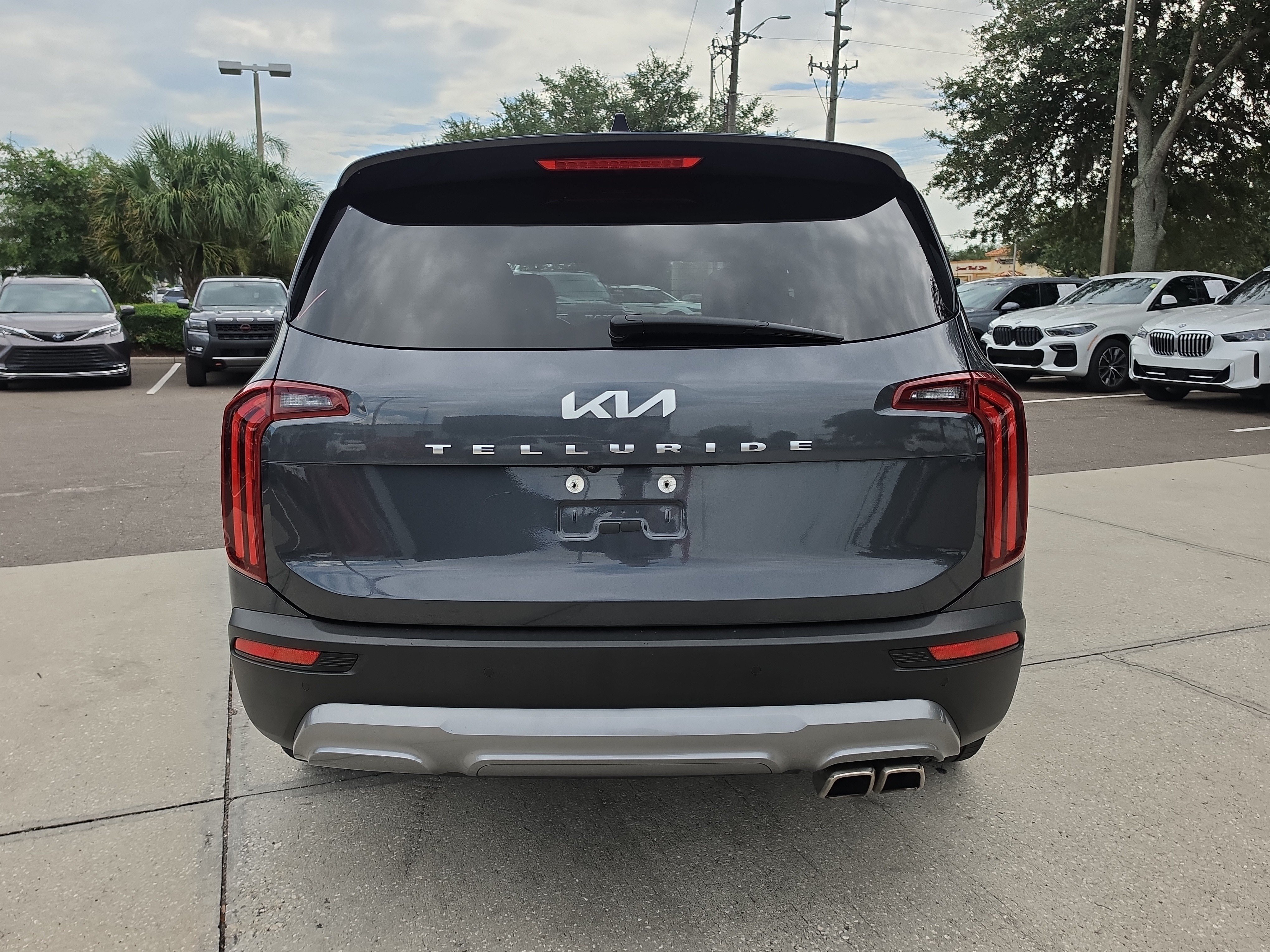 Used 2022 Kia Telluride EX w/ EX Premium Package FWD image 7