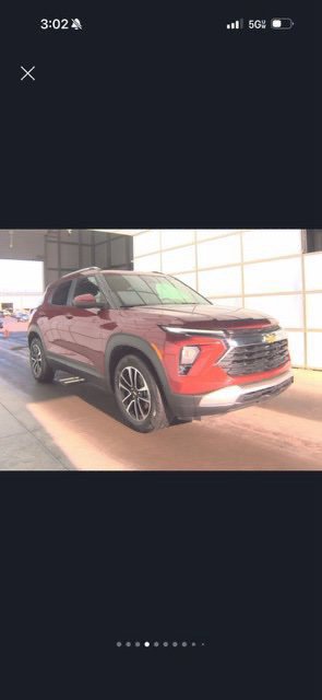Used 2024 Chevrolet TrailBlazer LT FWD image 2