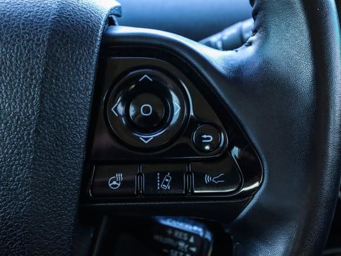 Used 2022 Toyota Prius XLE image 14