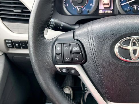 Used 2017 Toyota Sienna XLE w/ XLE Navigation Package image 24