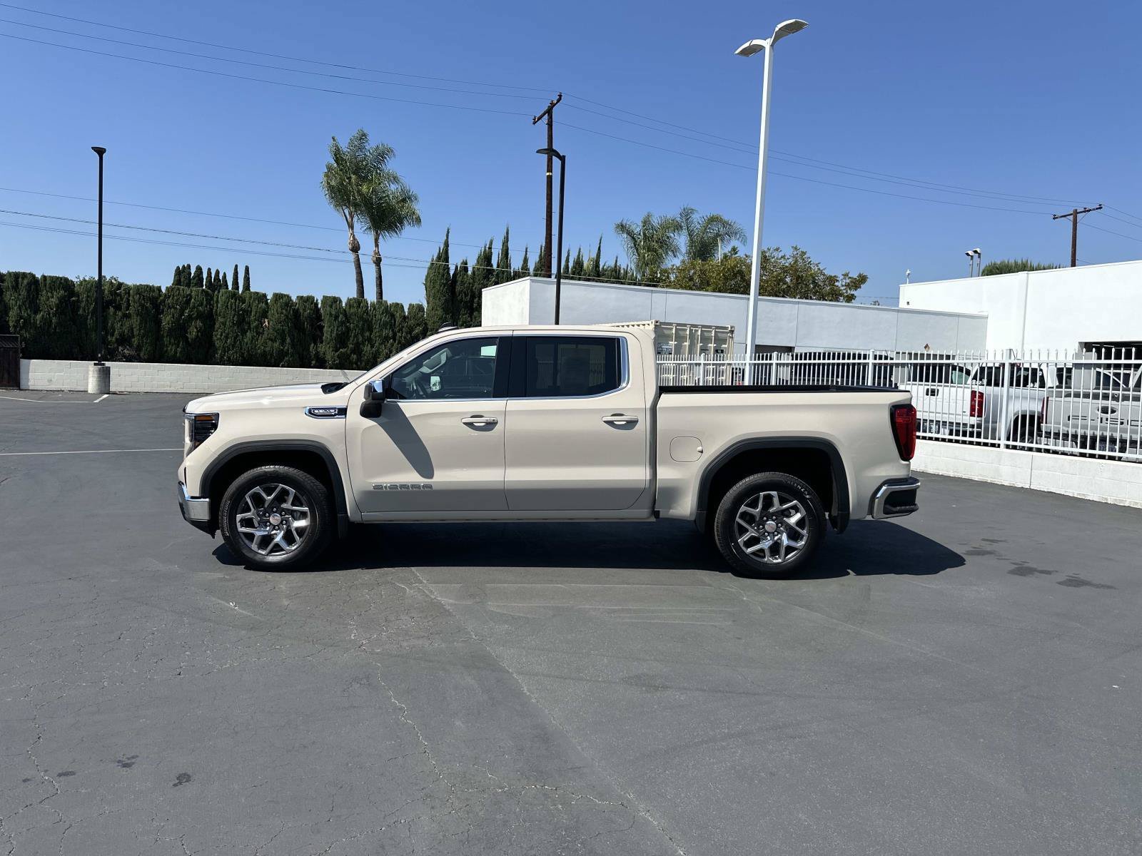 New 2026 GMC Sierra 1500 SLE w/ Preferred Package RWD image 3