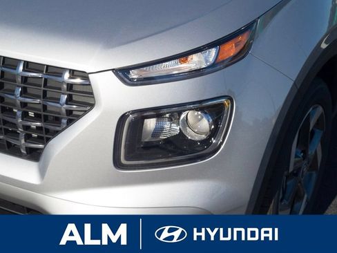 New 2026 Hyundai Venue SEL FWD image 11