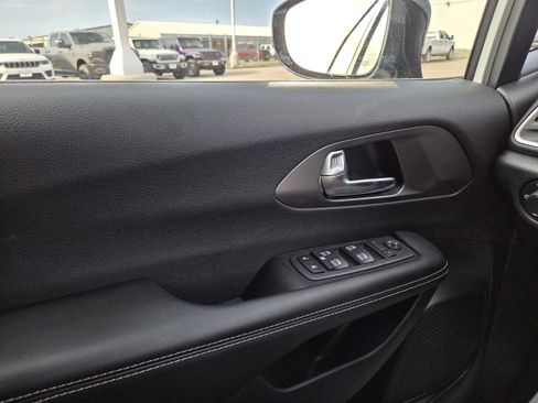 New 2026 Chrysler Voyager LX FWD image 38