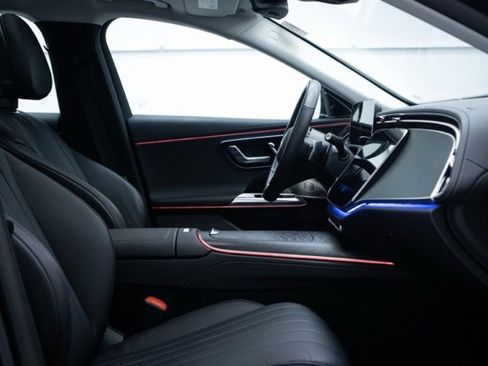 Used 2025 Mercedes-Benz E 450 4MATIC All-Terrain Wagon image 11