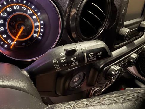 Used 2021 Jeep Wrangler Unlimited Sport image 31