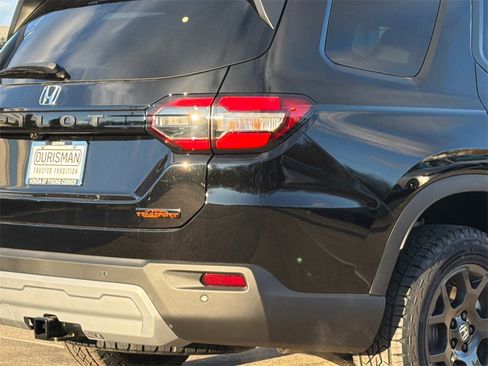 New 2025 Honda Pilot TrailSport image 5