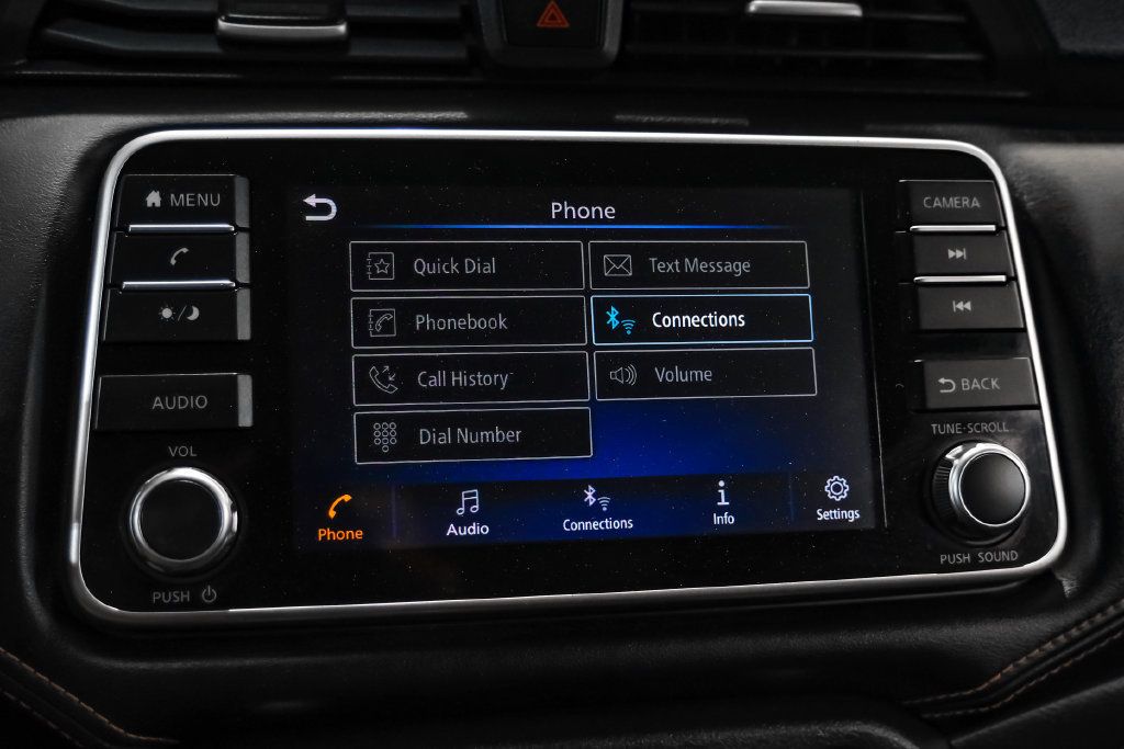 Used 2020 Nissan Versa SR FWD image 26