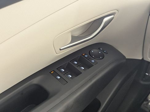Certified 2026 Hyundai Tucson SE FWD image 17